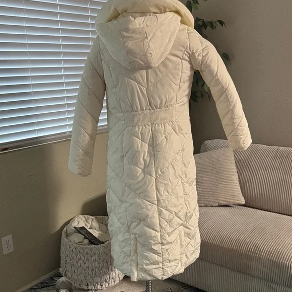 Steve Madden Off-White Long Puffer Coat - Picture 3 of 10